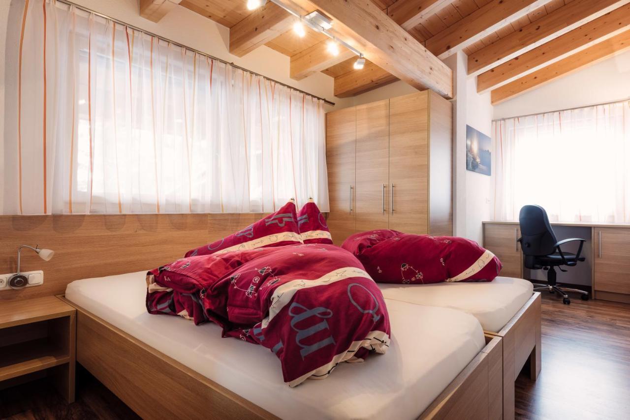 ザーファウスHaus Raetiaアパートメント 部屋 写真