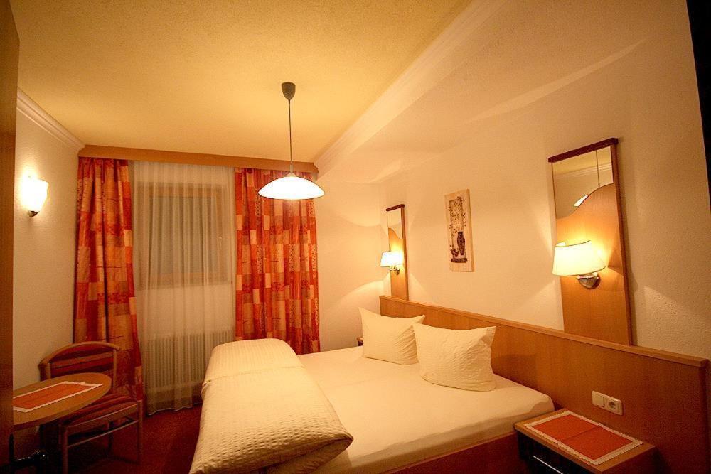 ザーファウスHaus Raetiaアパートメント 部屋 写真